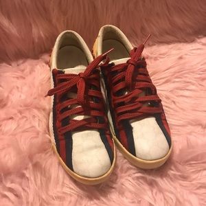 Auth Gucci sneakers